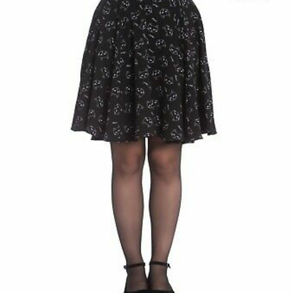 Like New Black Skirt with POCKETS! - Picture 2 of 2